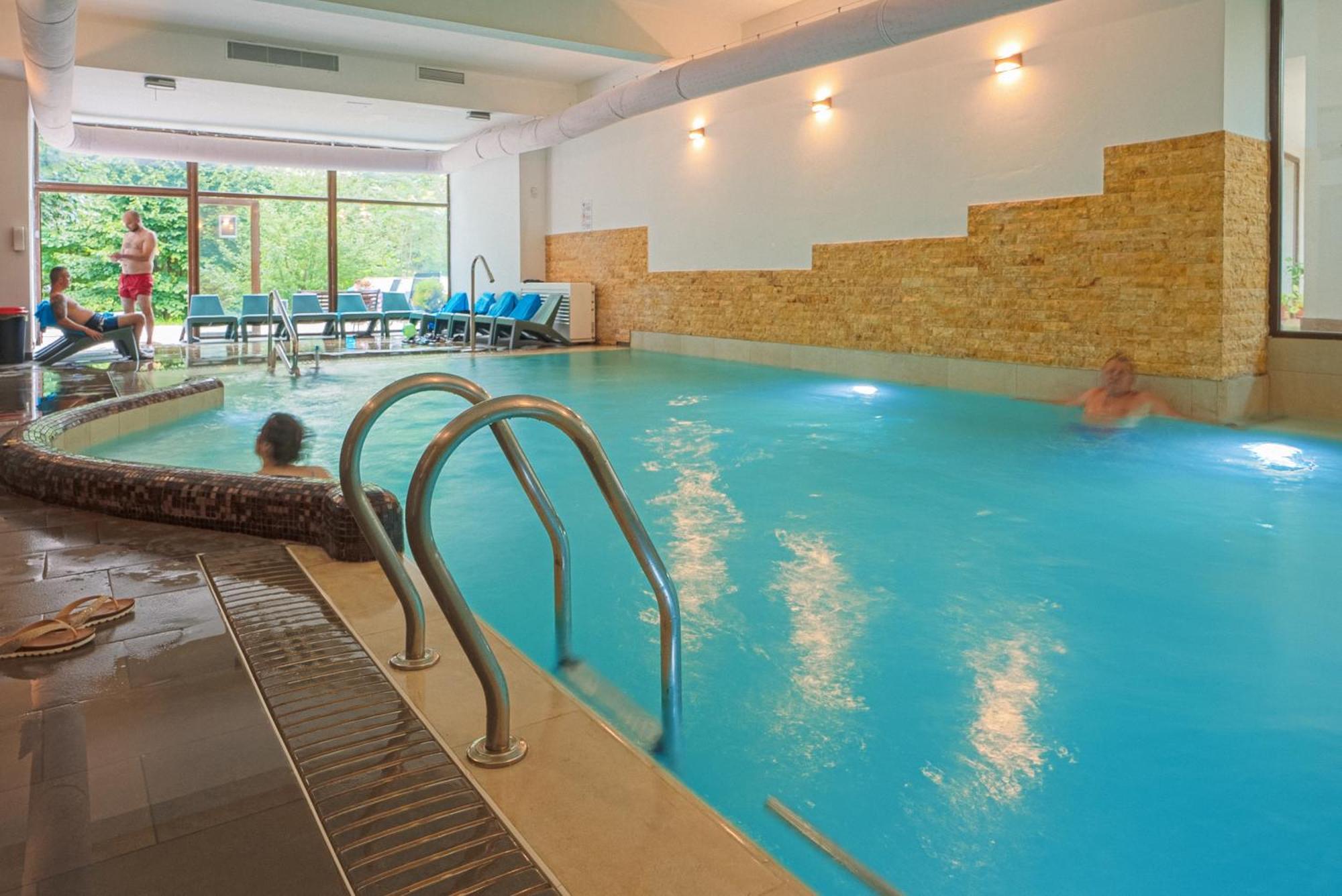 Junior Suite Building B Pool Access