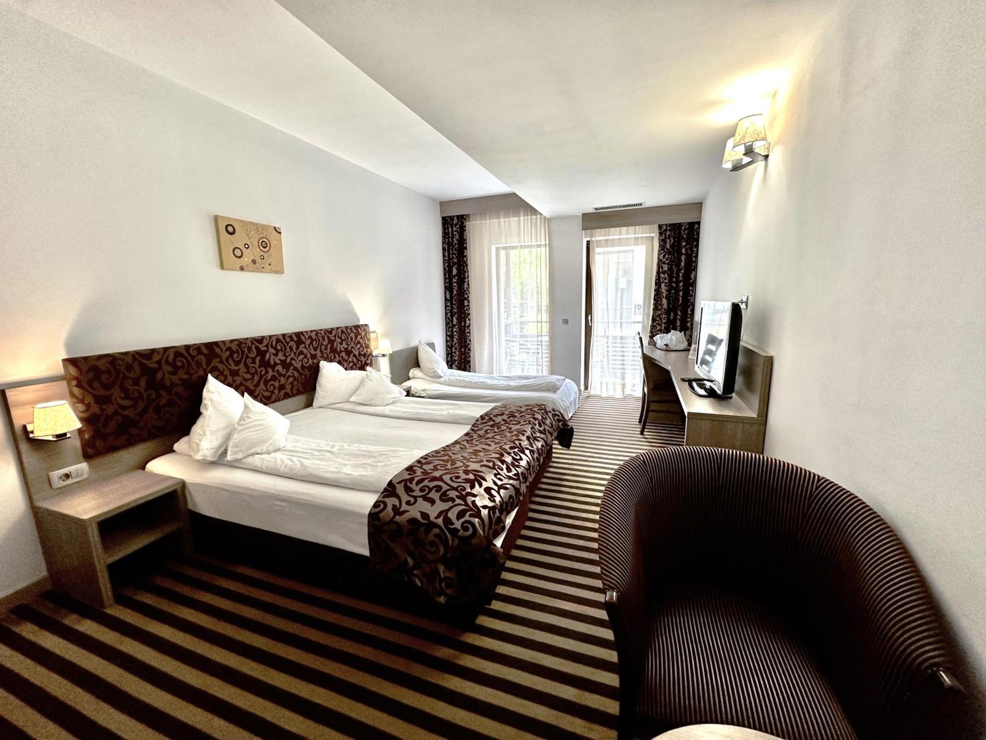 Deluxe Double or Twin Room Pool Access