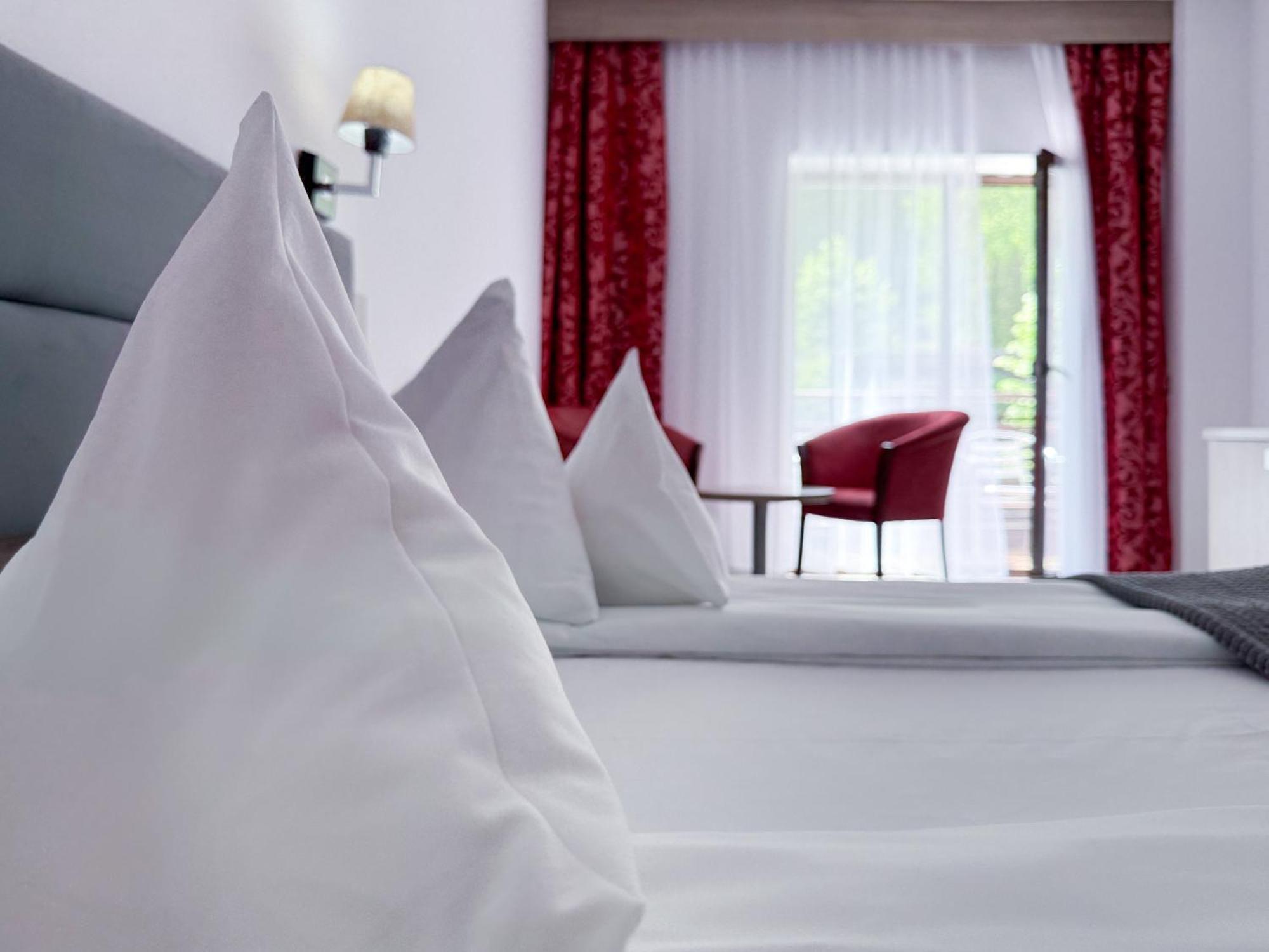 Deluxe Double or Twin Room Pool Access