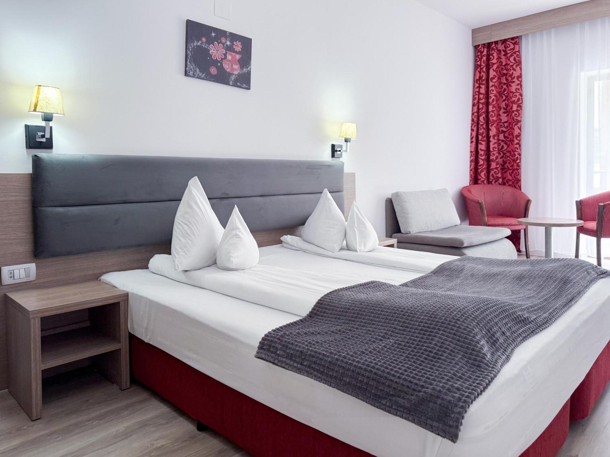 Deluxe Double or Twin Room Pool Access