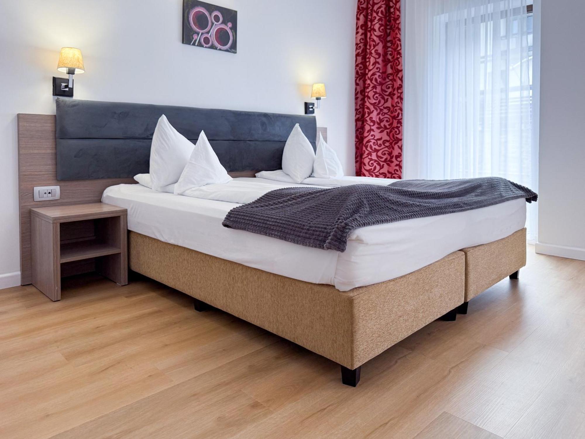 Deluxe Double or Twin Room Pool Access