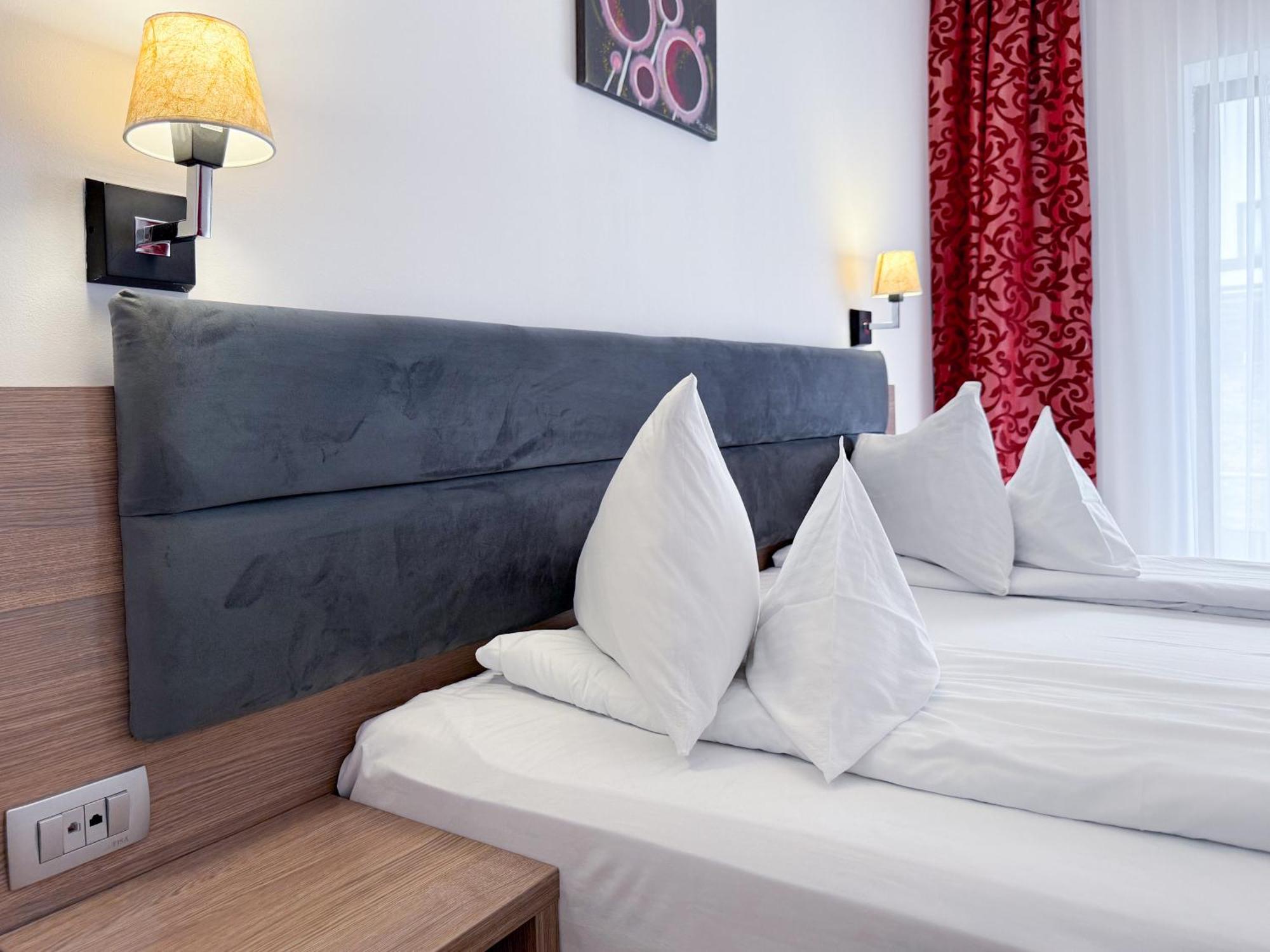 Deluxe Double or Twin Room Pool Access