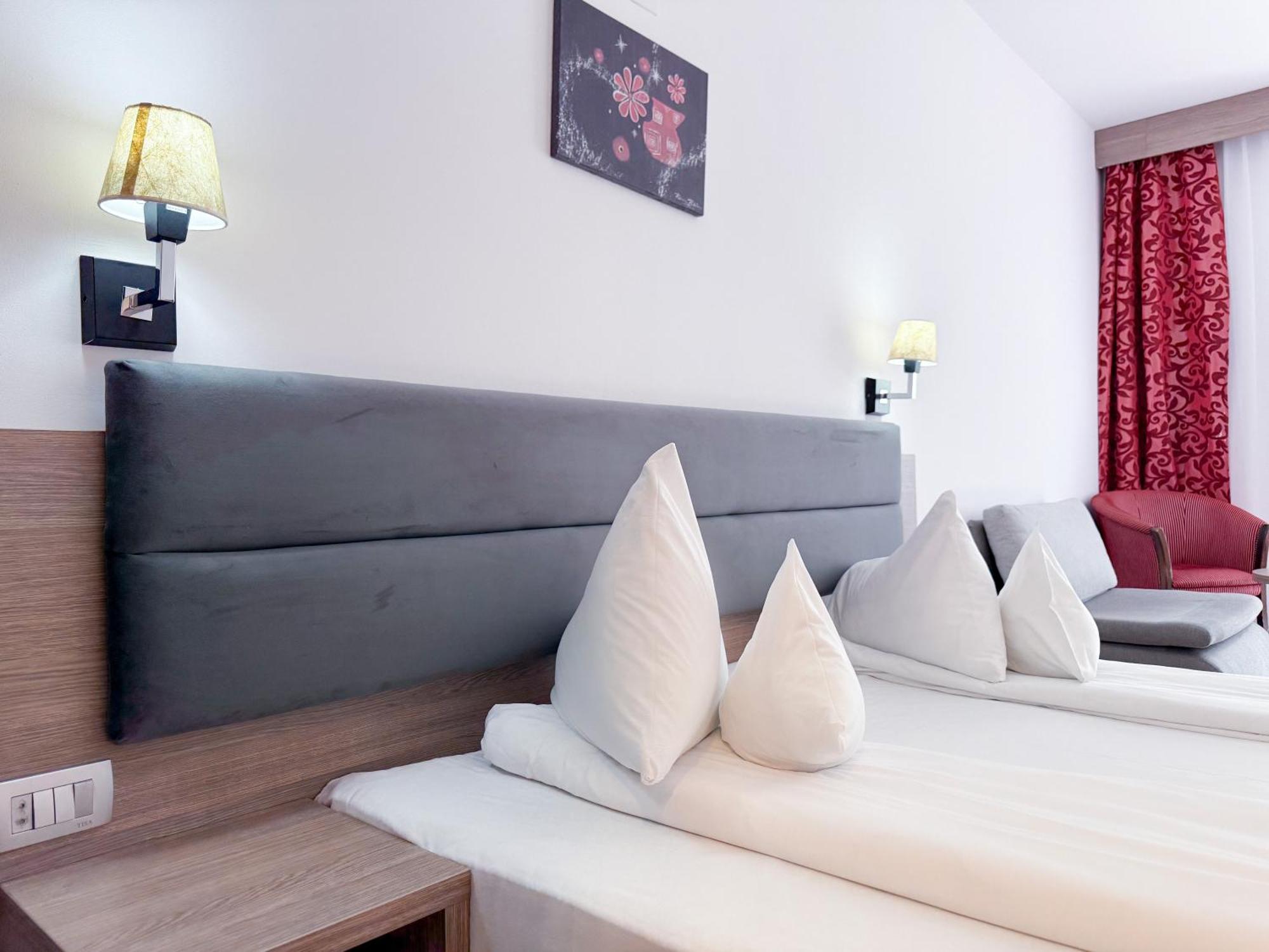 Deluxe Double or Twin Room Pool Access