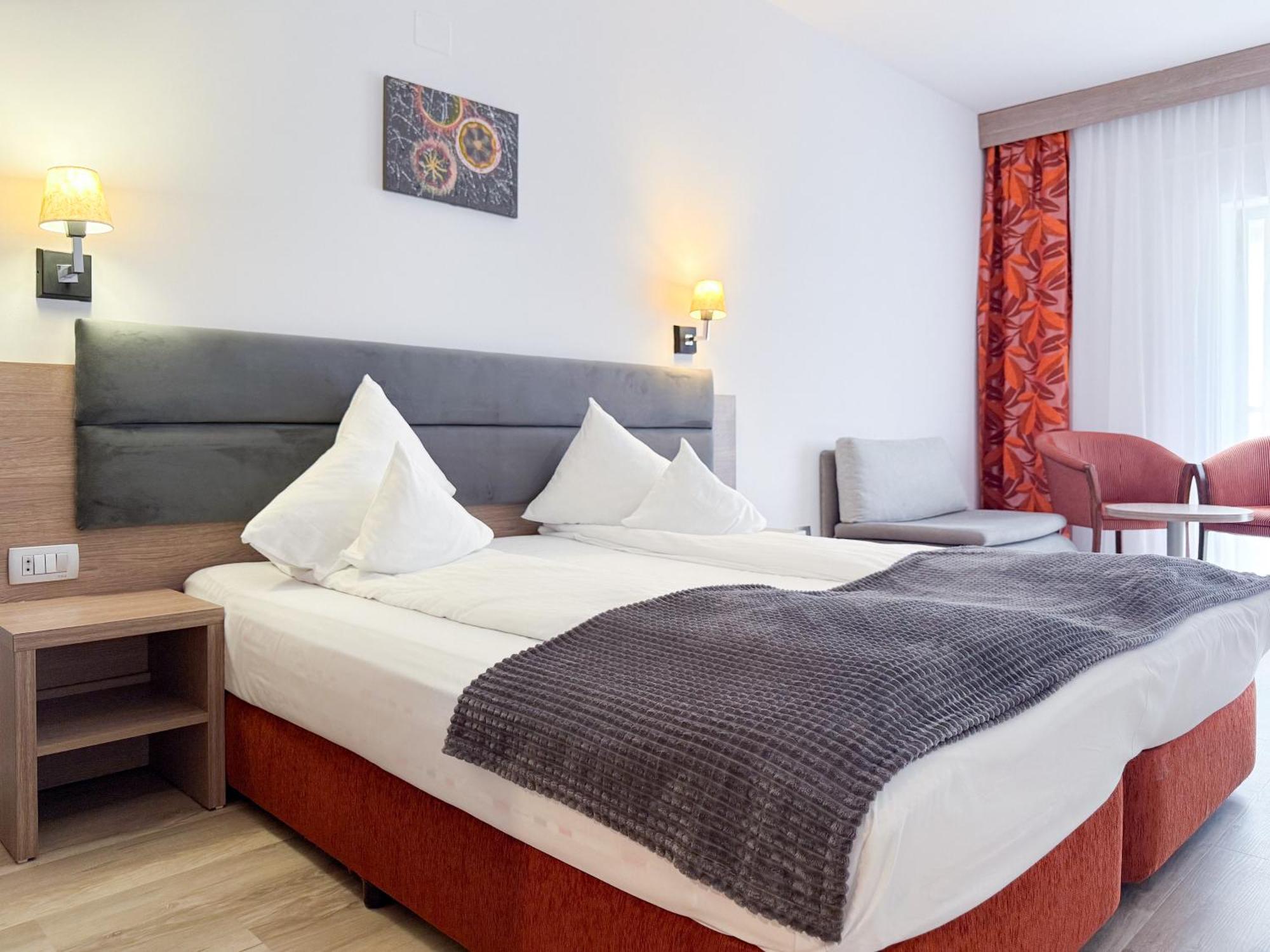 Deluxe Double or Twin Room Pool Access